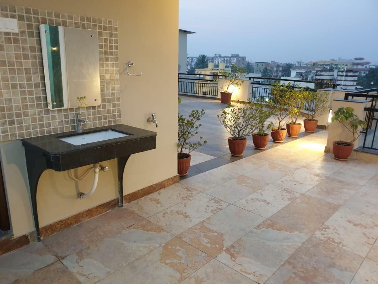 The Rooftop Cabana, A Homestay Бхубанешвар Екстер'єр фото